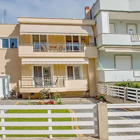 Sun & Sea Luxury شقة