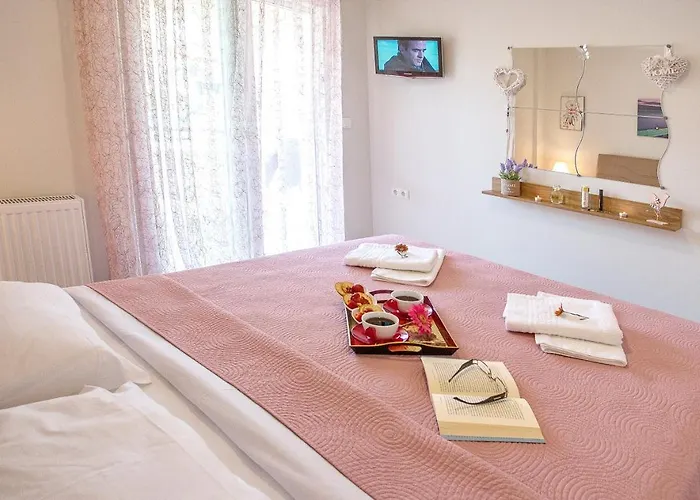 Апартаменты Sun & Sea Luxury Неа-Перамос